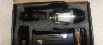 Super výkonný turbo ventilátor a kompaktní kapesní vysavač (