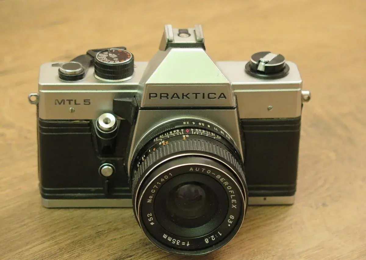 Praktica MTL 5 + objektiv 35 mm f2,8