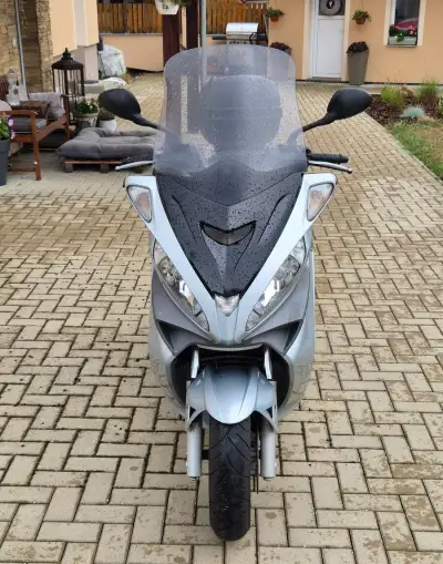 Skútr Malaguti Madison 250ie