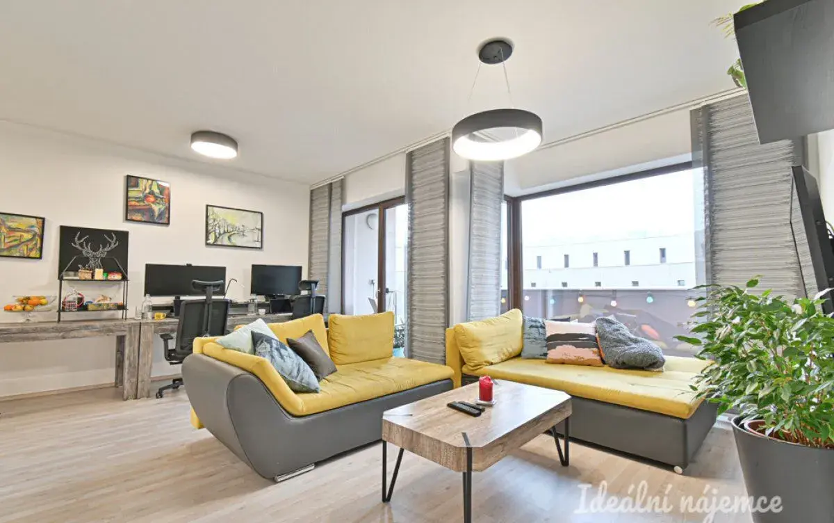 Pronájem bytu 2+kk, Kigginsova, Slatina, 24 000 Kč/měs, 61 m