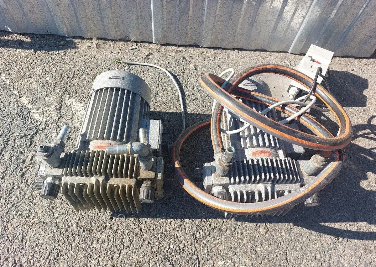 2x dmychadlo/vývěva Rietschle TR 15DV.380V