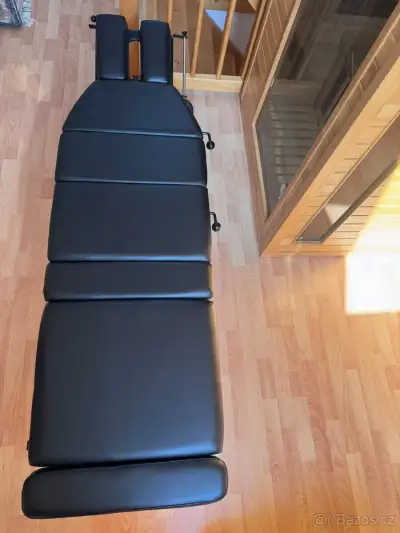 Chiropraktické masážní fyzioterapeutické lehátko