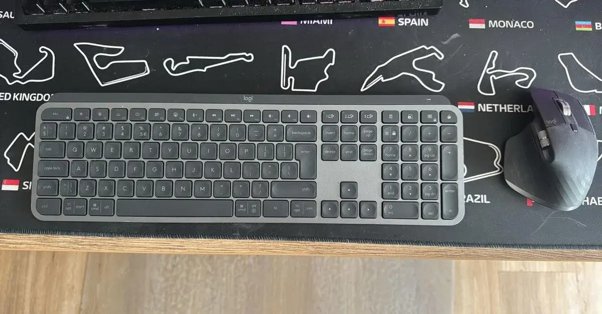 Logitech MX Keys + Master 3