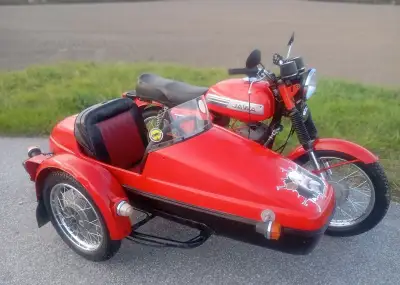 JAWA 350/634 Konopnice + sidecar Velorex 562