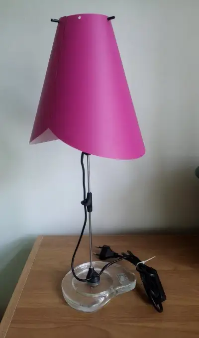 Stolní lampička růžová