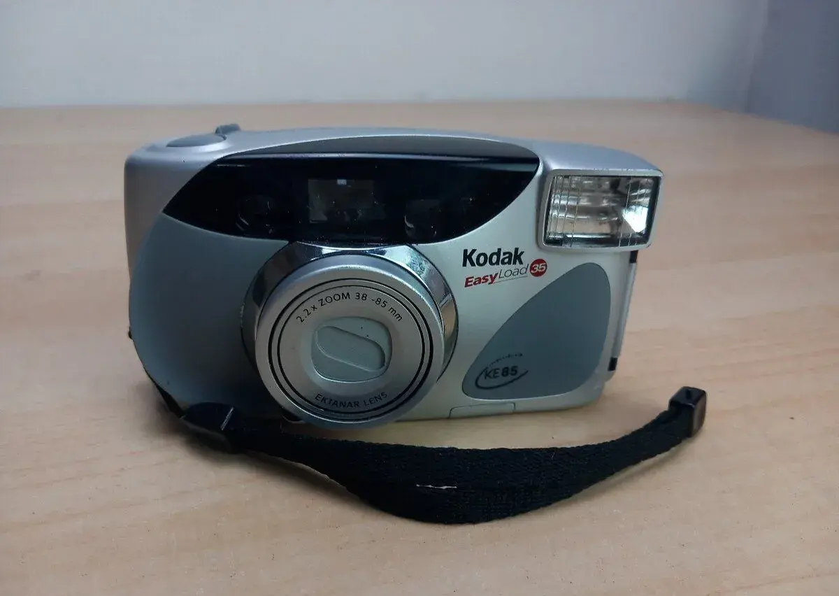 Kompaktní 35mm filmový fotoaparát Kodak Easy Load 35 KE85