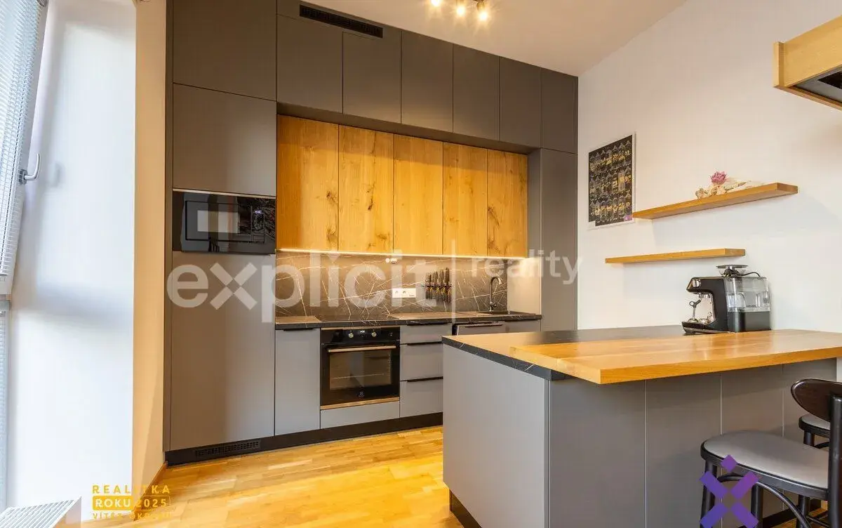 Pronájem bytu 1+kk 28 m² - Lorencova, Zlín, ev.č. 02984
