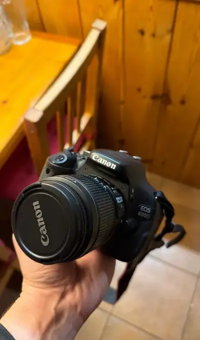 Canon EOS 600D + objektiv EFS 18-55mm