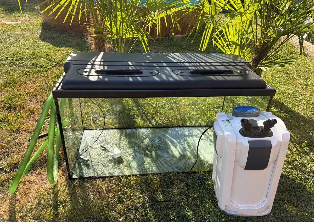Akvarium 250l 100x50x50cm s příslušenstvím
