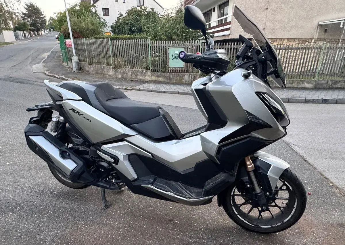 Honda ADV 350