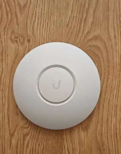 Unifi AP AC Lite - včetně držáku a originál POE
