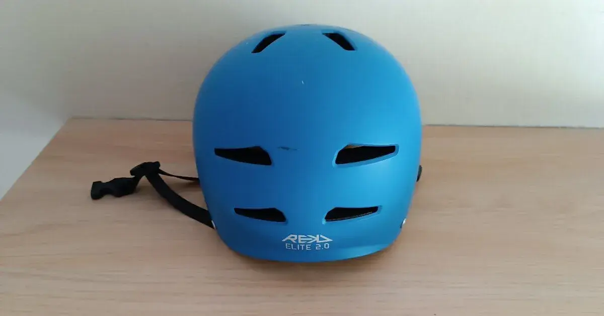 Ochranná helma na akční sporty