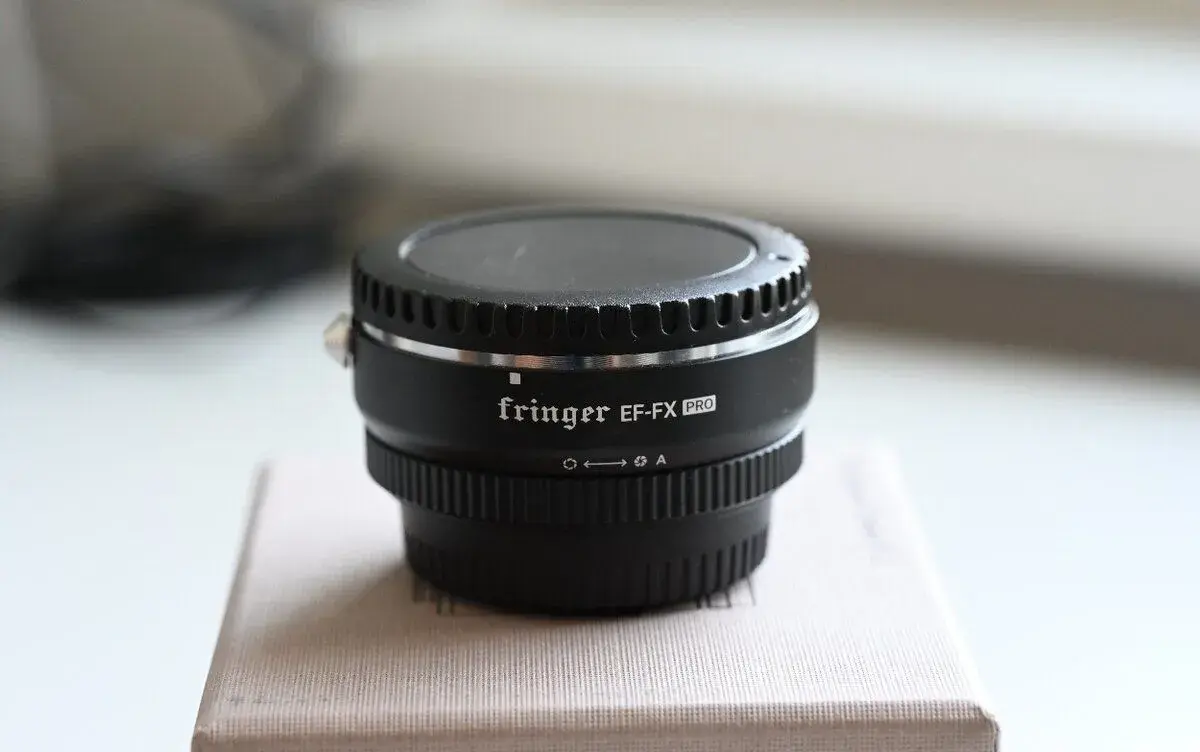Fringer EF-FX Pro – elektronický adaptér Canon EF / EF-S na