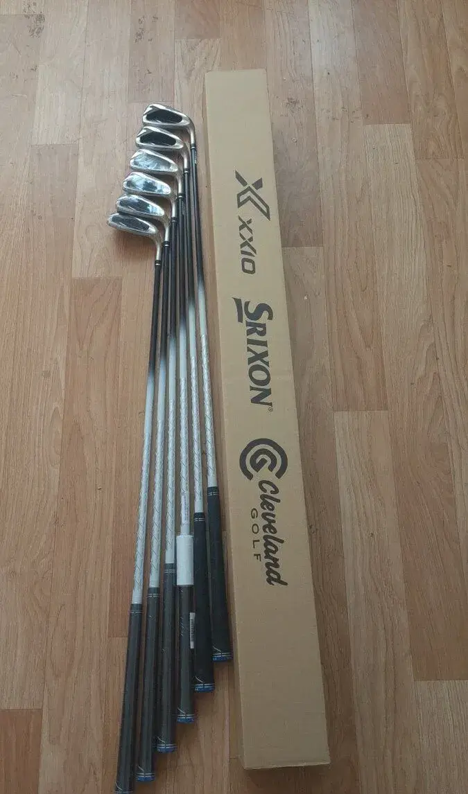 XXIO ELEVEN IRON SET