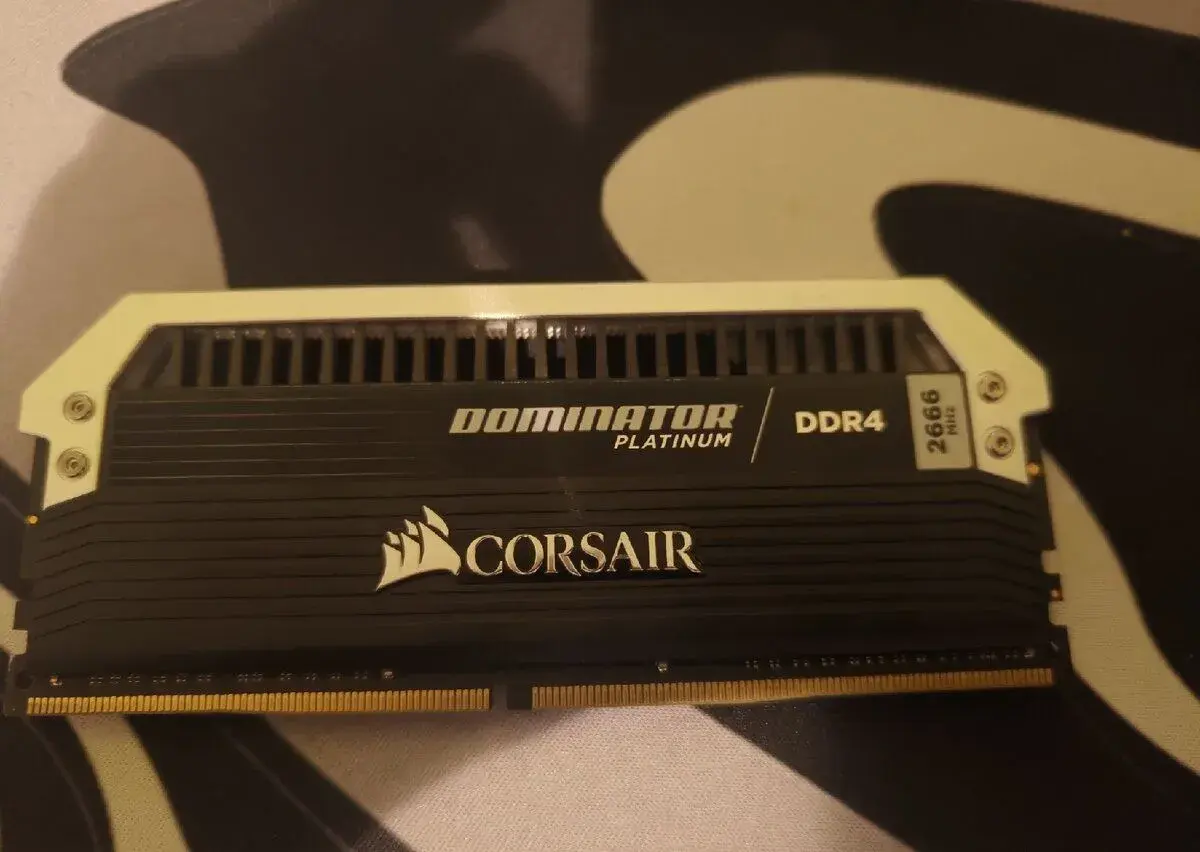16GB ram Corsair dominator