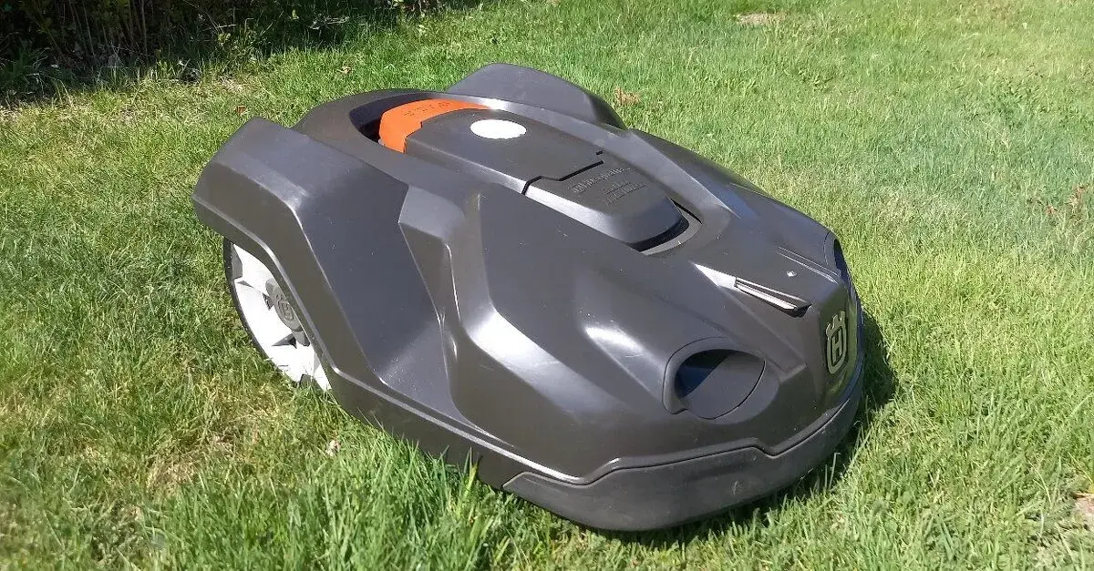 Robotickou sekačku HSQ Automower 430X 3200m2