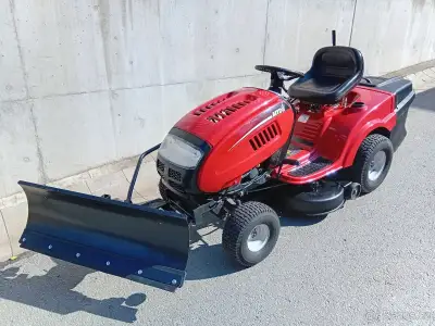 Zahradní traktor MTD 16Hp Hydro radlice