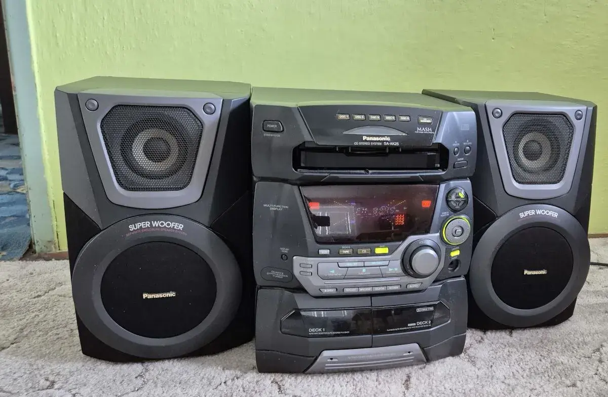 hifi věž Panasonic SA-AK25 - měnič na 5 cd, atd.