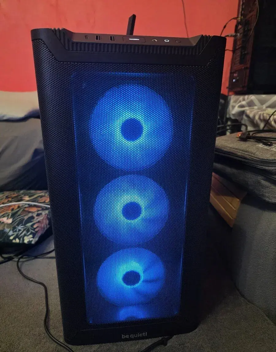 Herní PC-Intel Ultra 7, Radeon RX 9070XT Elite