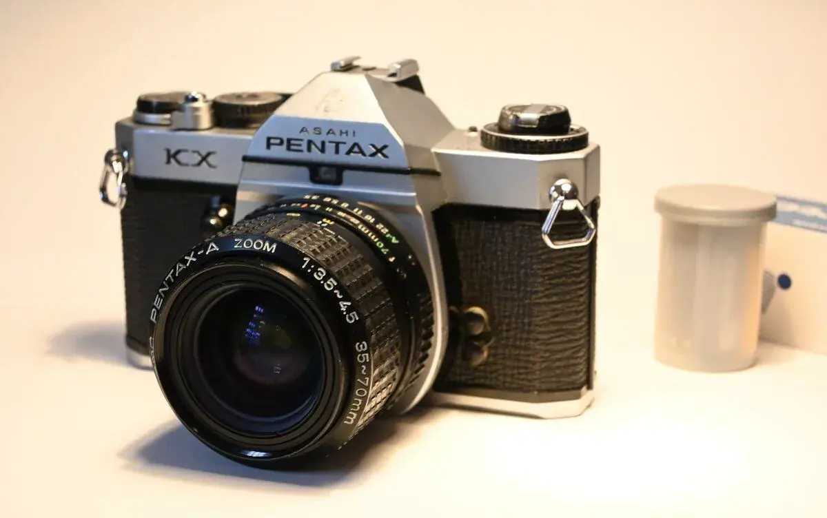 Pentax KX + SMC Pentax-A 35–70 mm