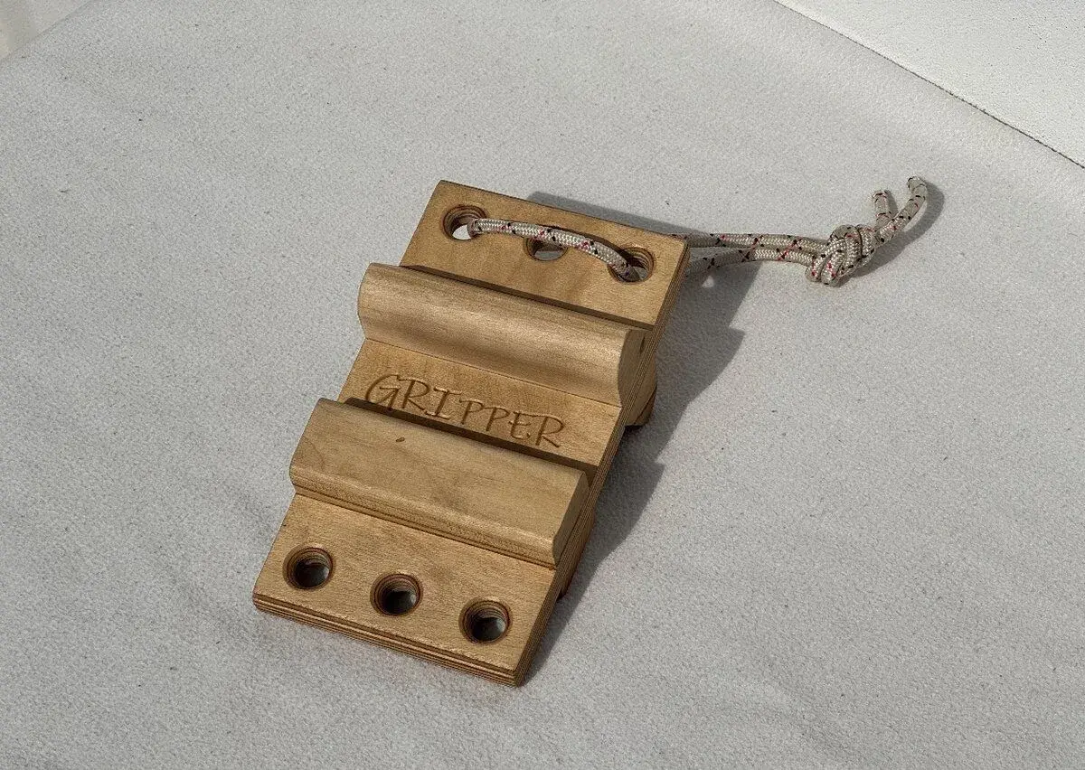 Gripper na posilování prstů - lezení