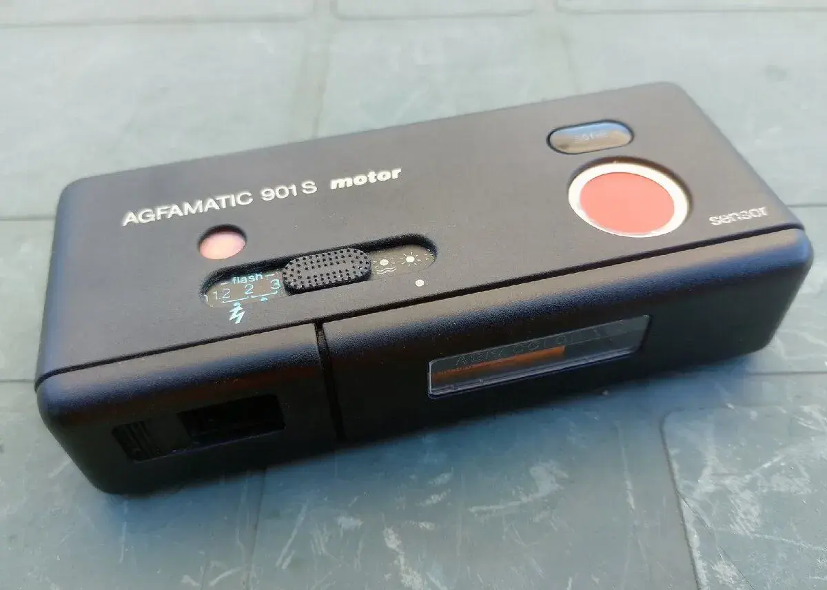 Fotoaparát Agfamatic 901 S motor z roku cca 1976