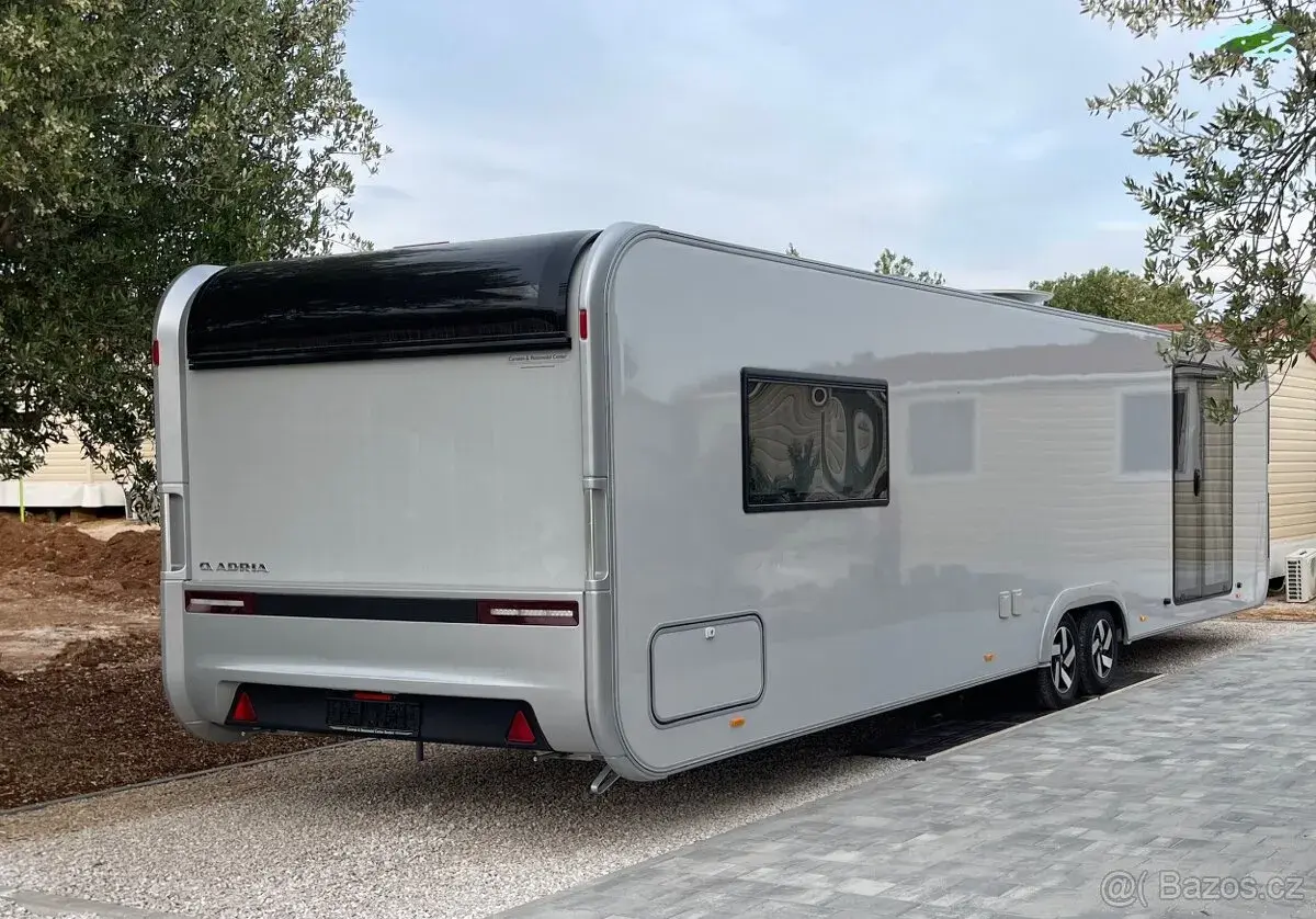 ADRIA ASTELLA 904 HP, MAXIMÁLNÍ VÝBAVA, VIP karavan