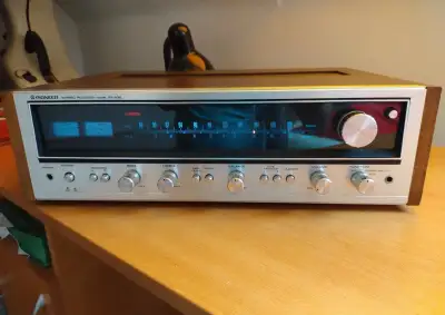 Pioneer SX-636 receiver z 70. let.