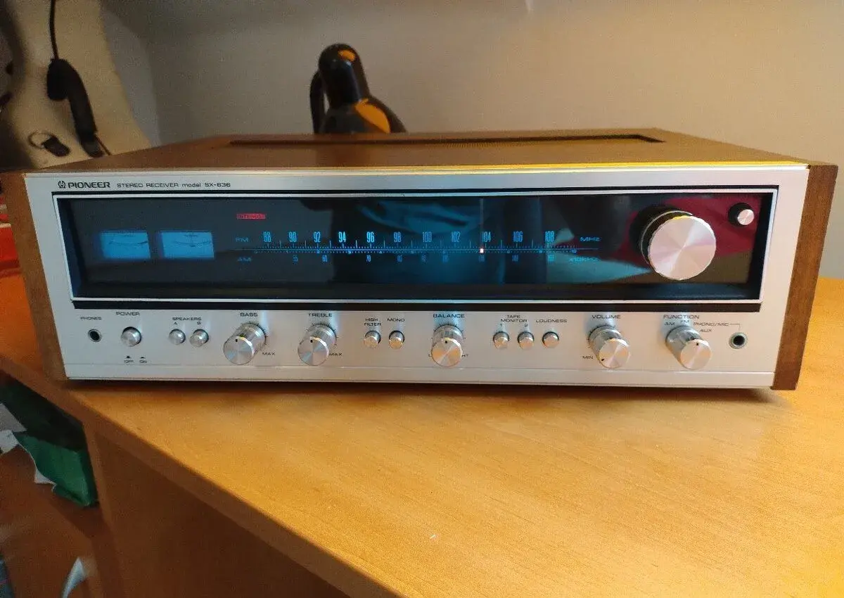 Pioneer SX-636 receiver z 70. let.