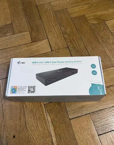 Dual Display Docking Station / dokovací stanice