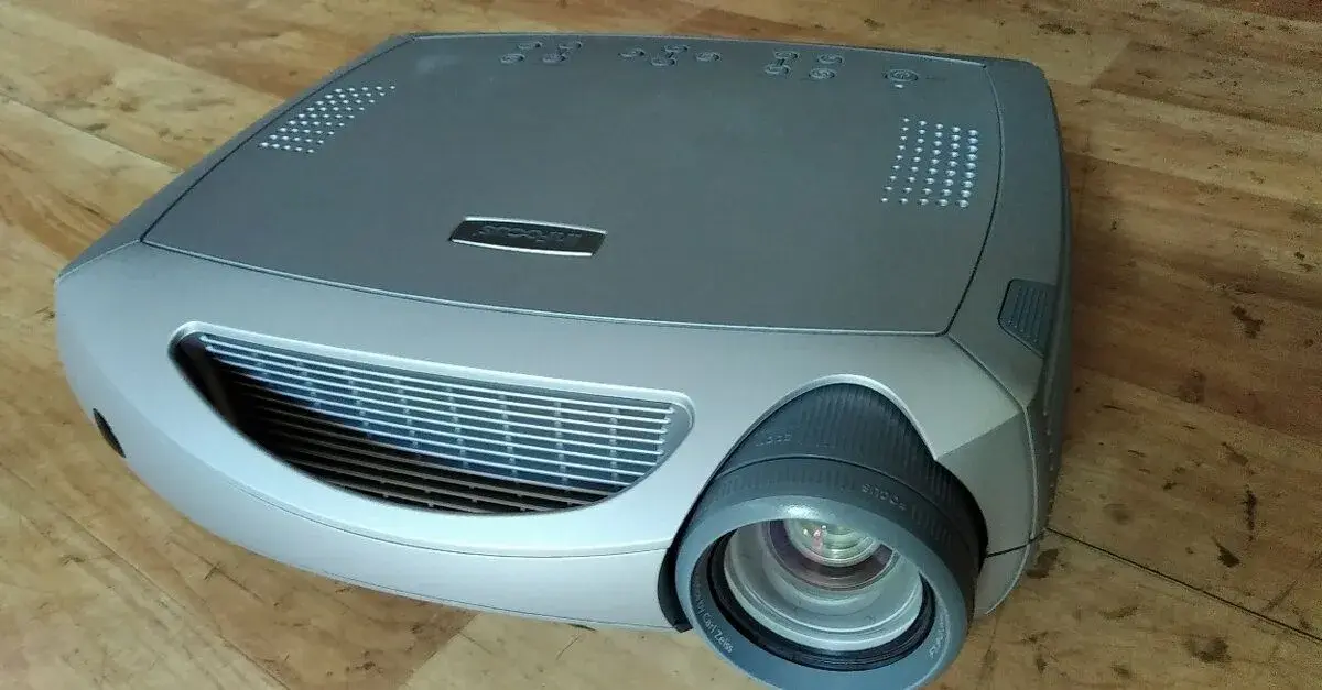 Projektor InFocus 7200 s Brašnou