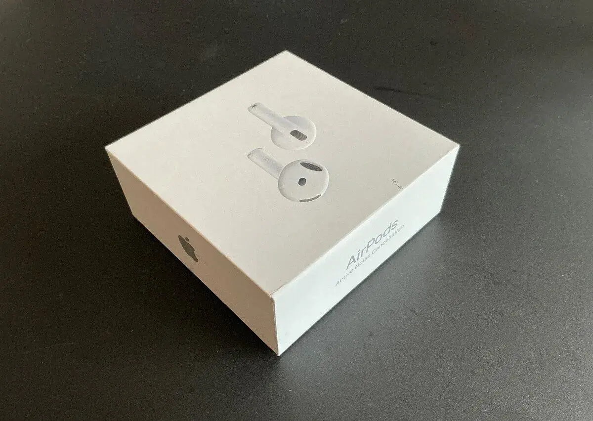 AirPods 4 ANC