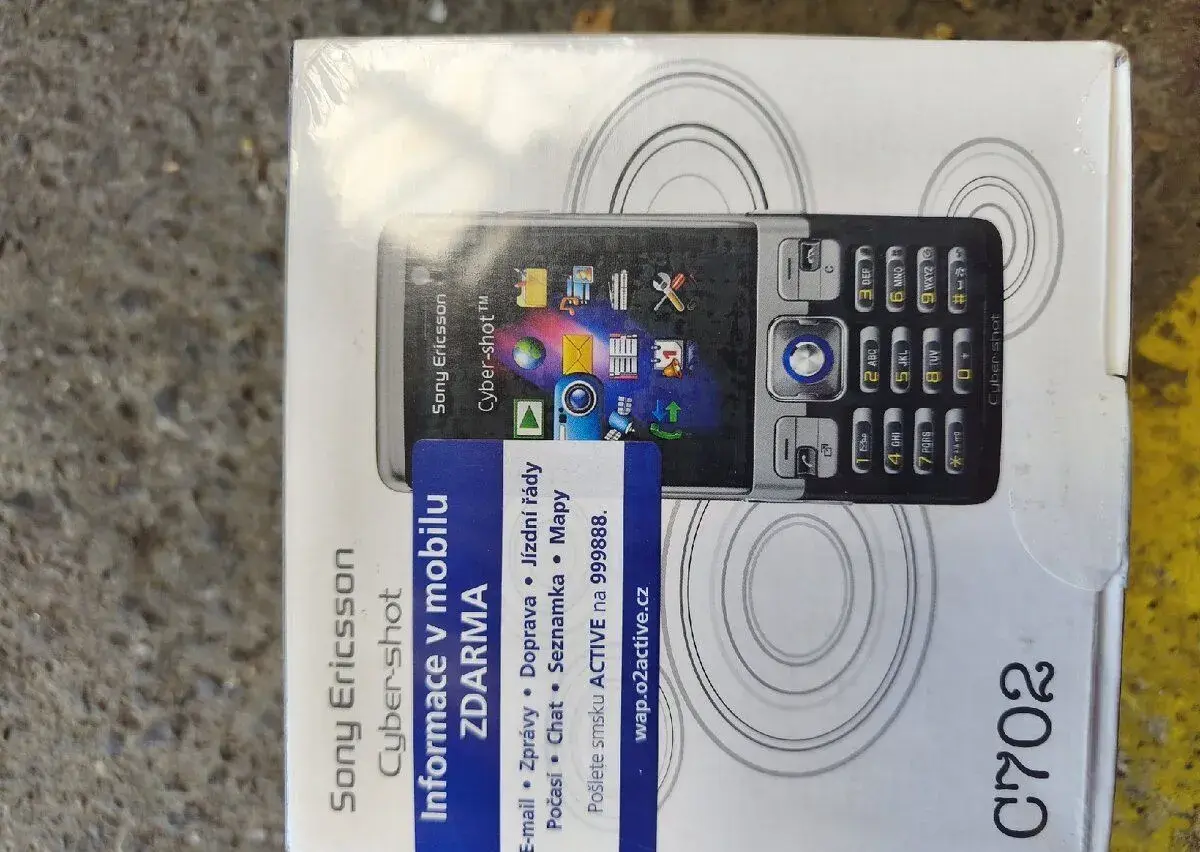Sony Ericsson C702 Nový