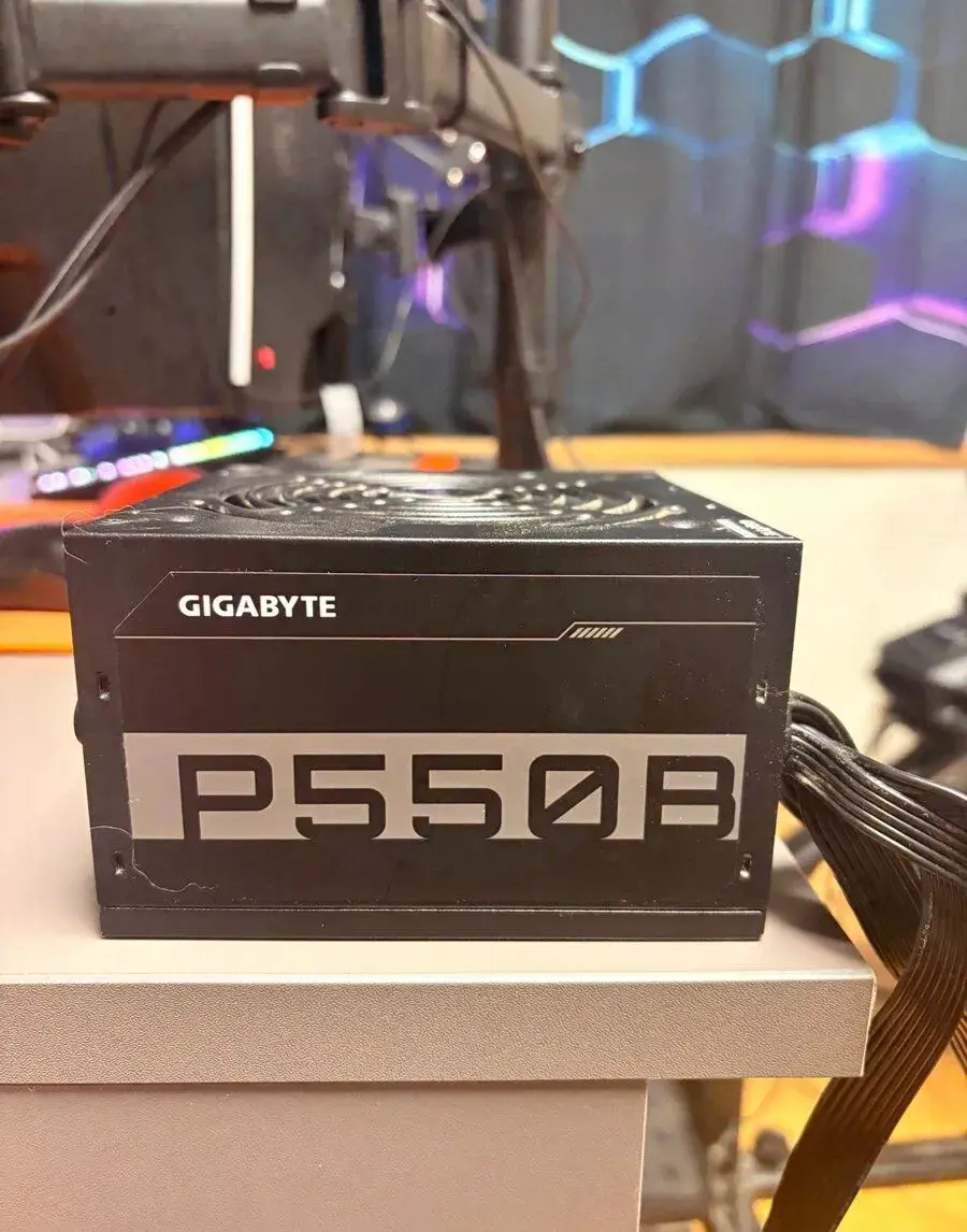Zdroj Gigabyte P550B 550 W