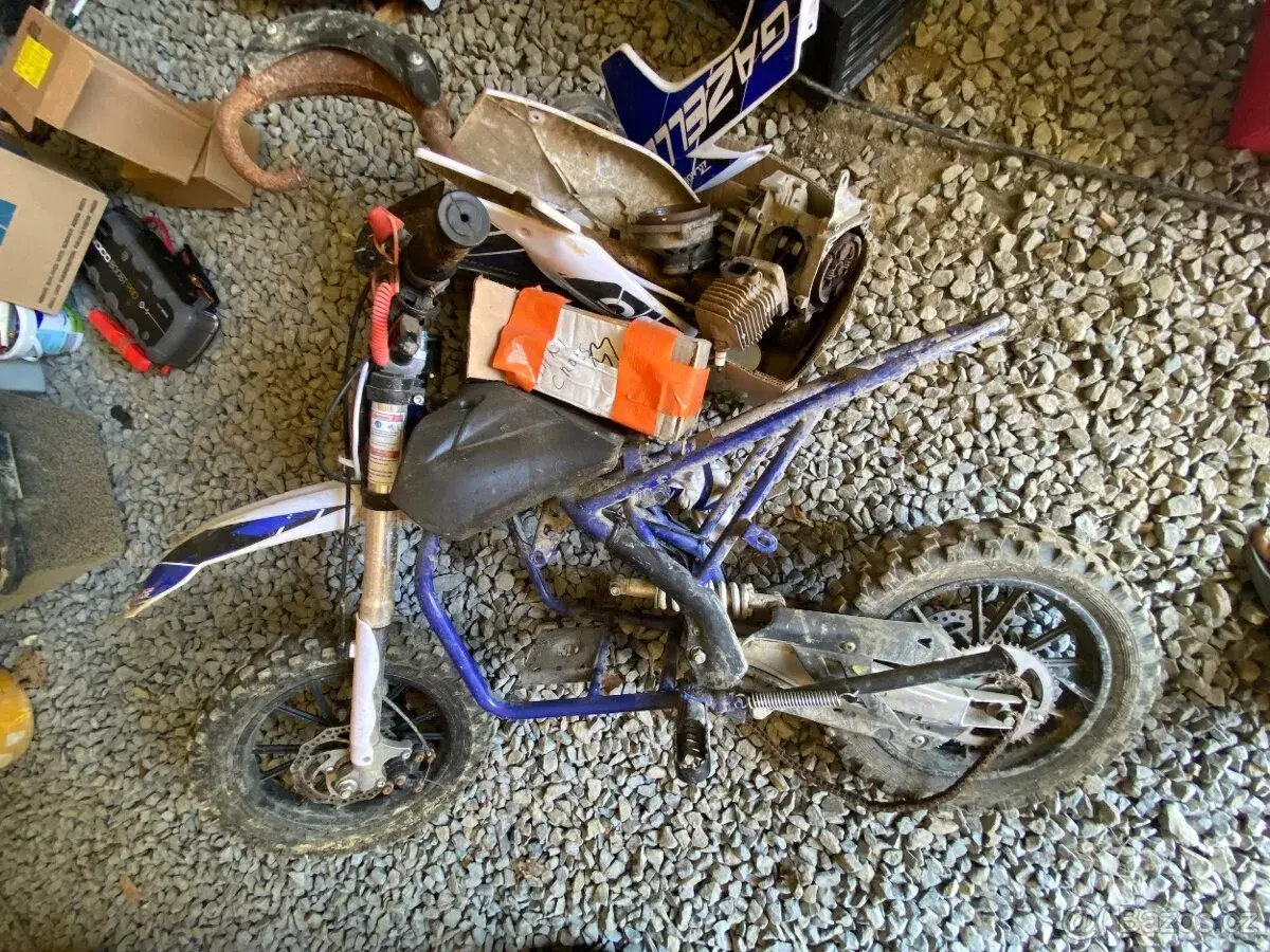 Mini cross Čína