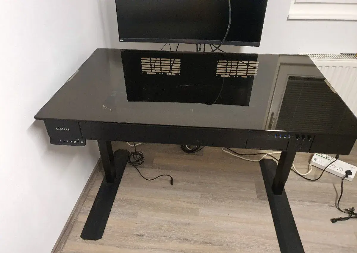 Lian Li DK-04X Aluminum Computer Desk - Black