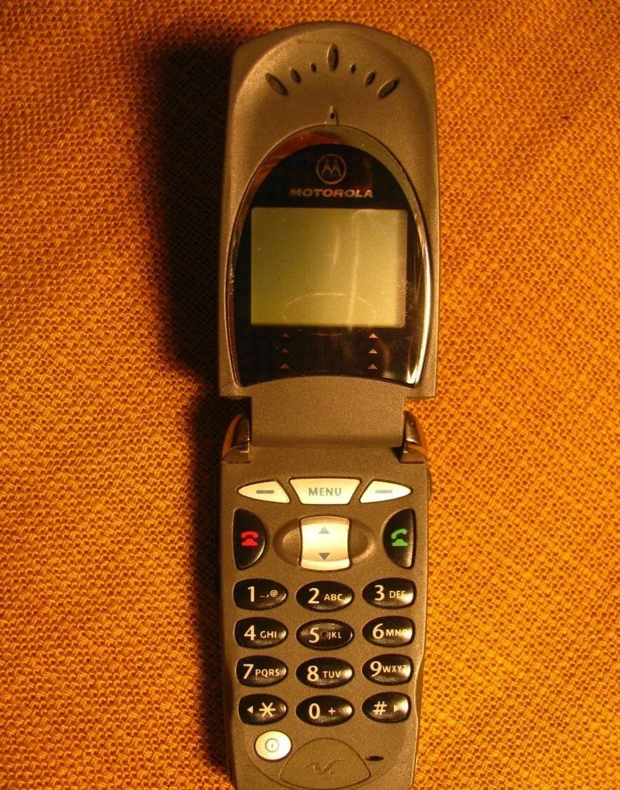 MOTOROLA V60 mobil z let 200x pro sběratele