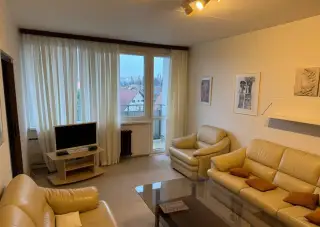 Pronájem kompletně zařízeného bytu 2+1, 60 m² – Hradec Králo