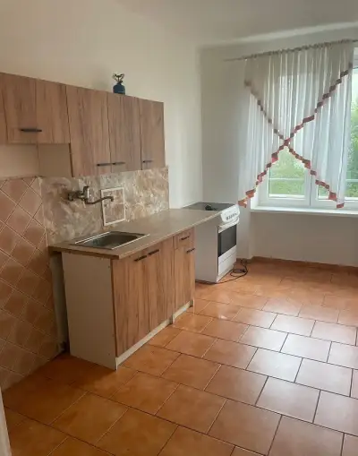 Pronájem bytu 1+1 v Ov v ulici Tř. Budovatelů