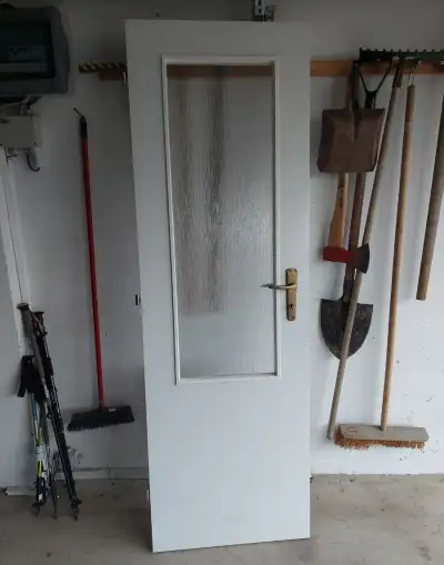 Dveře bílé prosklené 60 cm