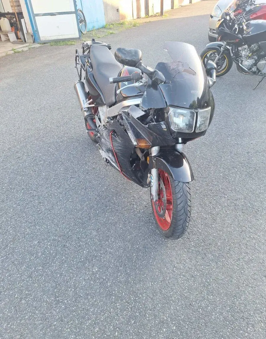 Bouráná Honda VFR 750 F 74kw rok 1990