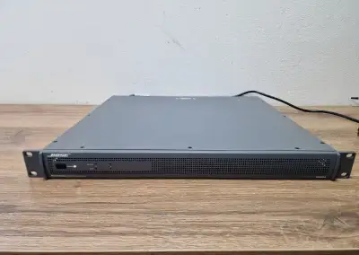 BOSE PowerSpace P2600A-Profesionalní zesilovač