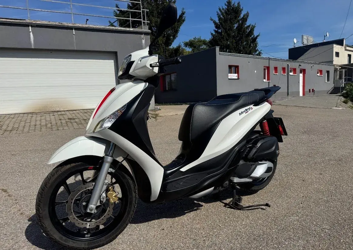 2022 PIAGGIO MEDLEY 125 S, ABS, iGET, naj.18700 km, nová STK