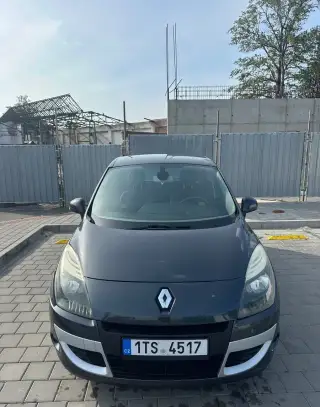 Renault Scénic – 2011, 244 000 km