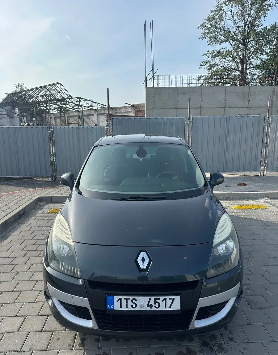 Renault Scénic – 2011, 244 000 km