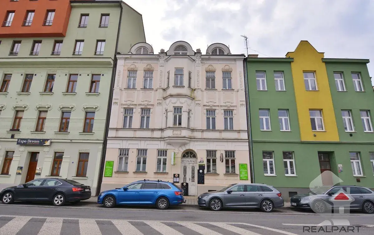 Na prodej bytový dům s 6-ti bytovými jednotkami a r