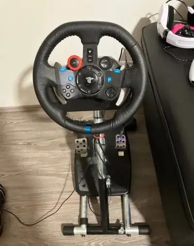Volant logitech g29 se stojanem