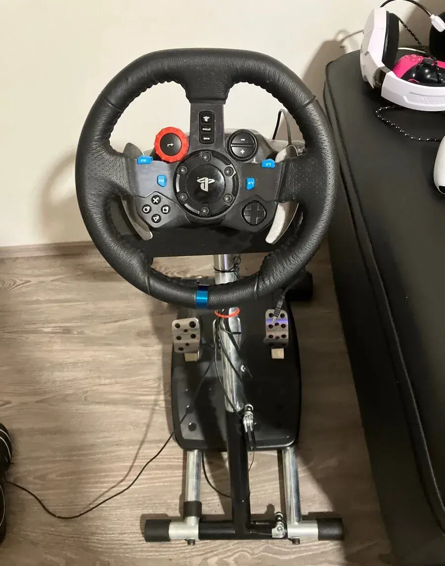 Volant logitech g29 se stojanem