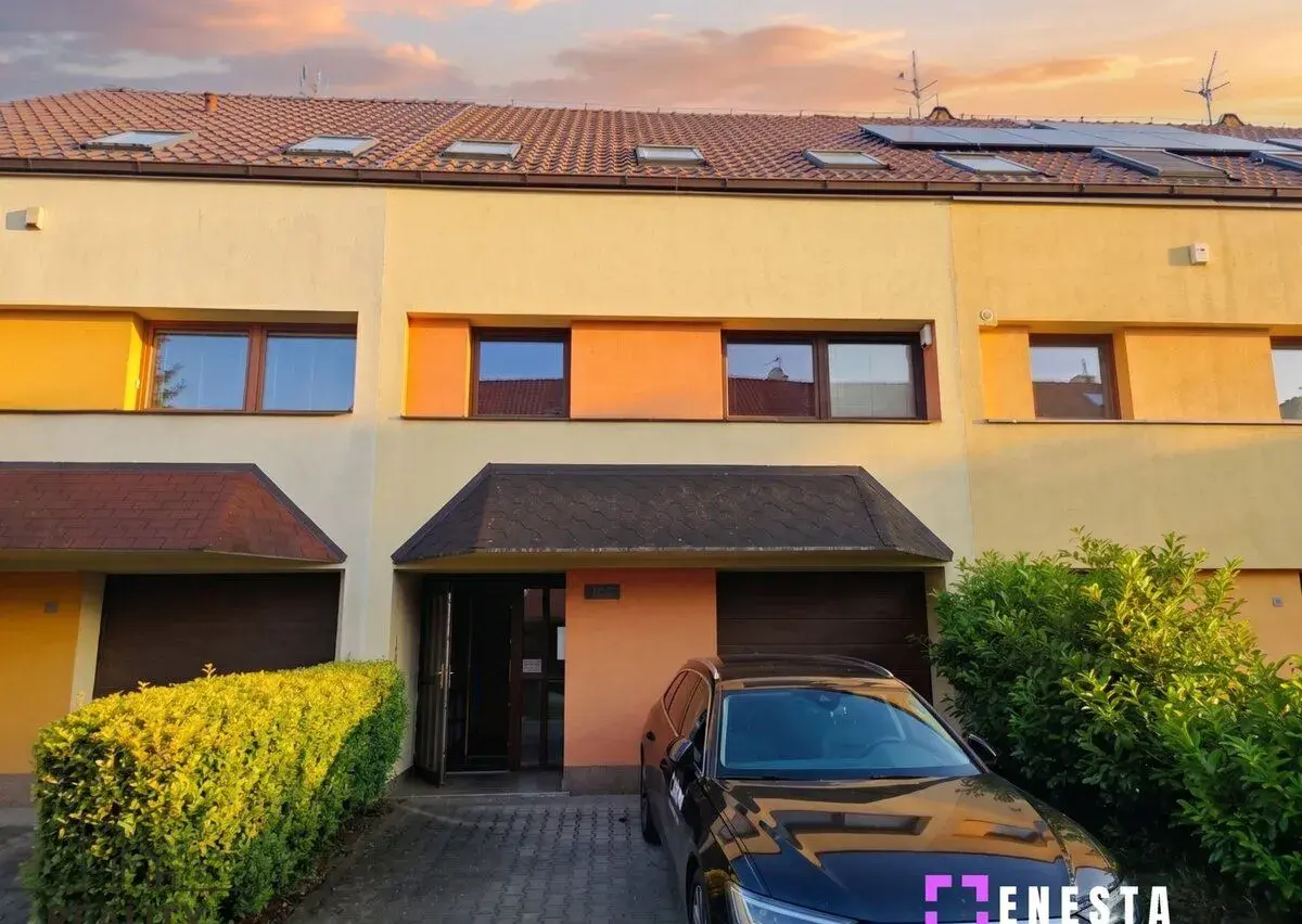 Pronájem RD cca. 200 m² v obci Hostivice, Praha-západ