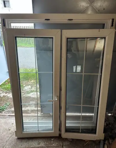 Okno plastové bílé použité